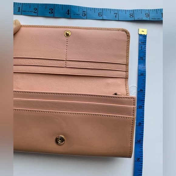 Jimmy Choo Nino Gold Star-Embossed Patent Leather Medium Size Trifold Wallet - Picture 14 of 17